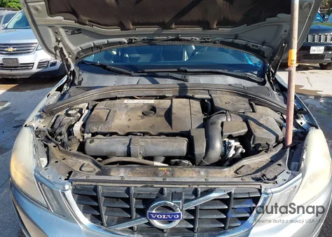 2012 Volvo Xc60 3.2 Premier z USA, uszkodzony, nr VIN YV4952DL4C2253871